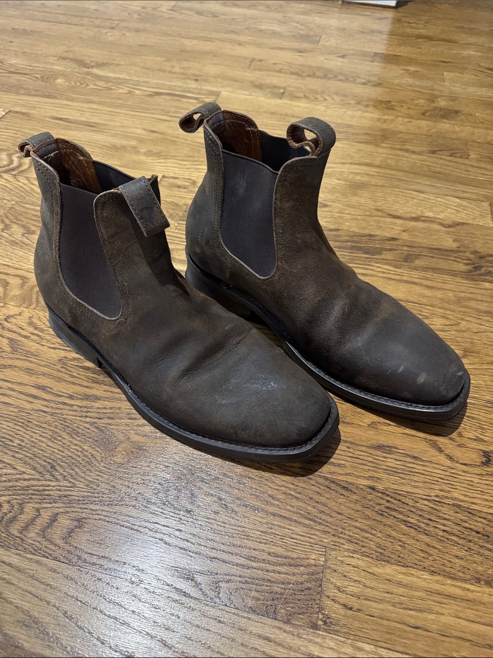 Men's Chelsea Boots in Dark Brown Suede
